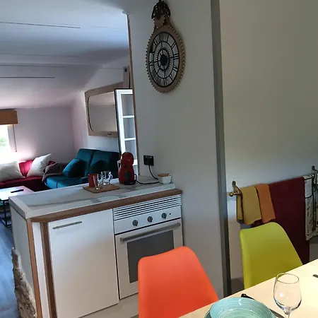 Casa Duarte, Airinos De Xil Meaño